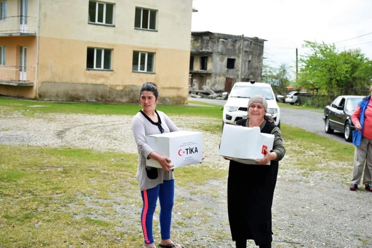Tika’dan Gürcistan’da Bin Aileye Gıda Yardımı