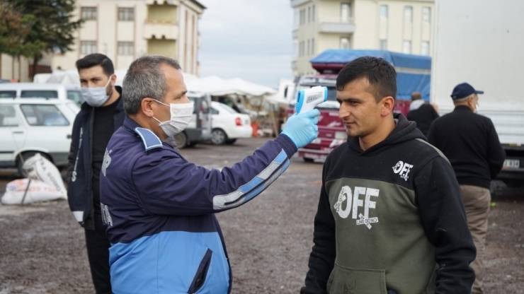 Pazaryerinde Sosyal Mesafe Tedbiri