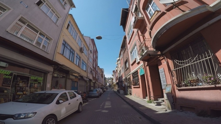 İstanbul’un Tarihi Dar Sokaklarında Korona Virüs Etkisi