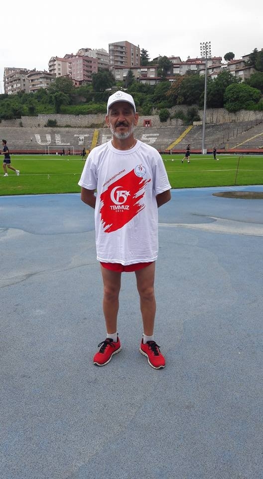 42 Yıllık Milli Atlet Madalyasını Kimsesiz Çocuklar İçin Satıyor