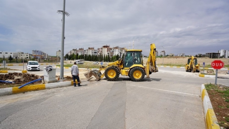 Akkonut Kavşağına Otomatik Sulama Sistemi Döşendi