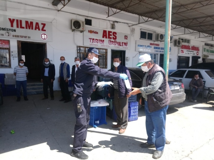 Çandır Hali’nde Üreticiye Ücretsiz Maske Dağıtıldı