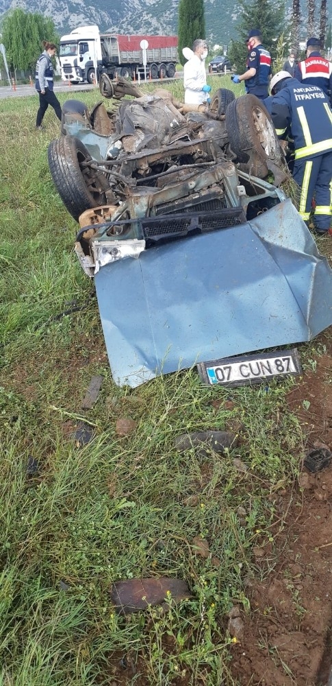 Antalya’da Trafik Kazası: 1 Ölü, 1 Yaralı