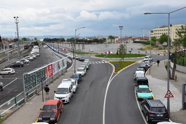 Gar Yolu Yeşile Büründü