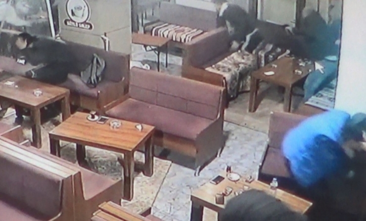 Silahlı Saldırı Anı Kamerada...çay Ocağı Saldırısı Zanlılarına Müebbet