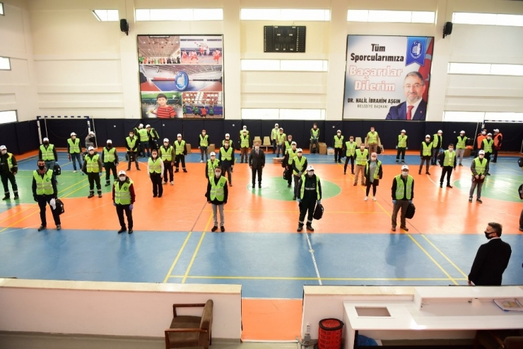 Çorum’da Evden Çıkamayanlara Drone İle Maske Servisi