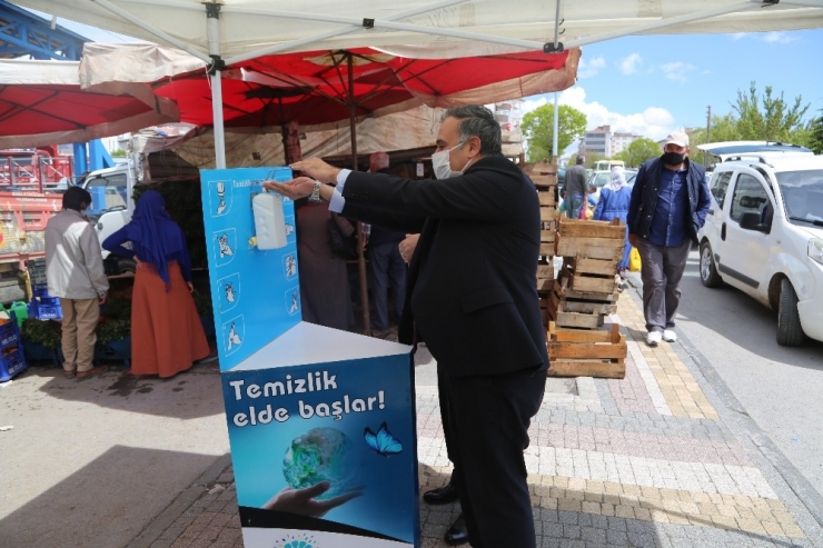 Develi’de İlçe Protokolü Korona Virüs Tedbirlerine Dikkat Çekmeye Devam Ediyor