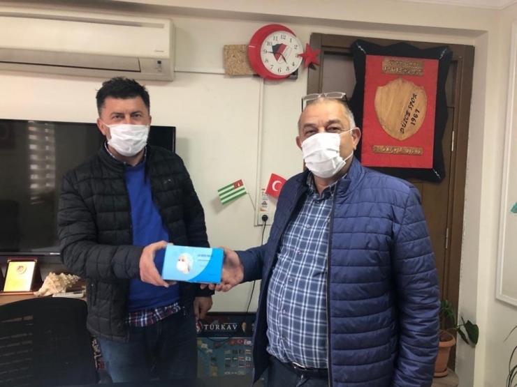 Spor Kulüplerine Maske Dağıtıldı