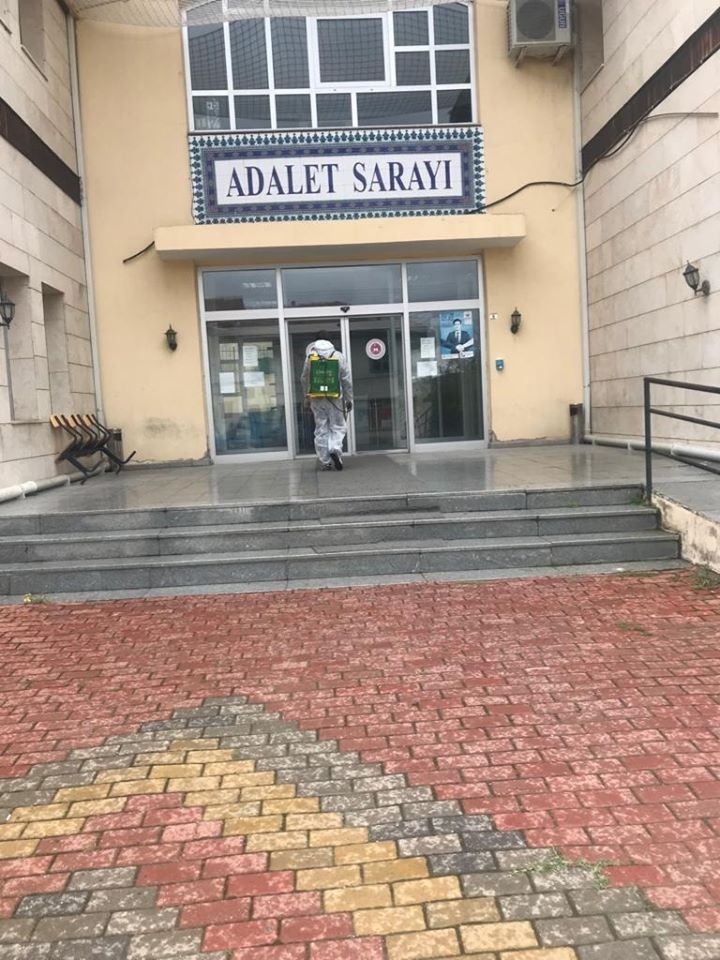 Emet’te Kamu Kurumları Ve Esnaflar Aralıksız Dezenfekte Ediliyor