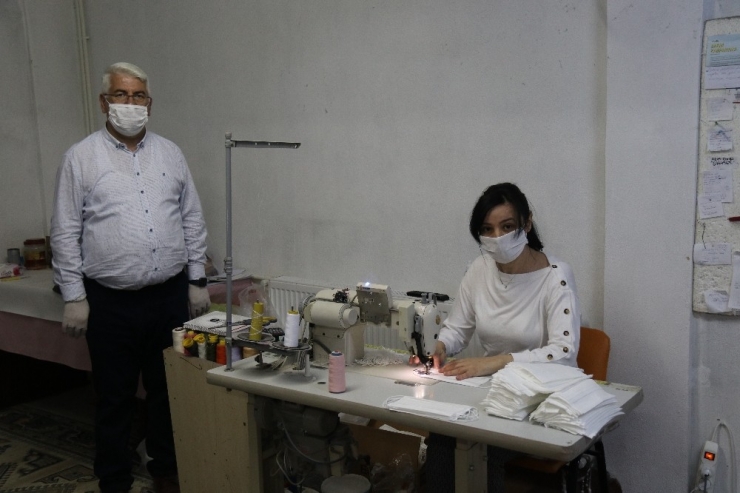 Başkan Yüksel’den Gönüllü Terzilere Teşekkür