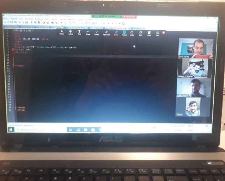 Evde Kalmak Eğitime Engel Olmadı