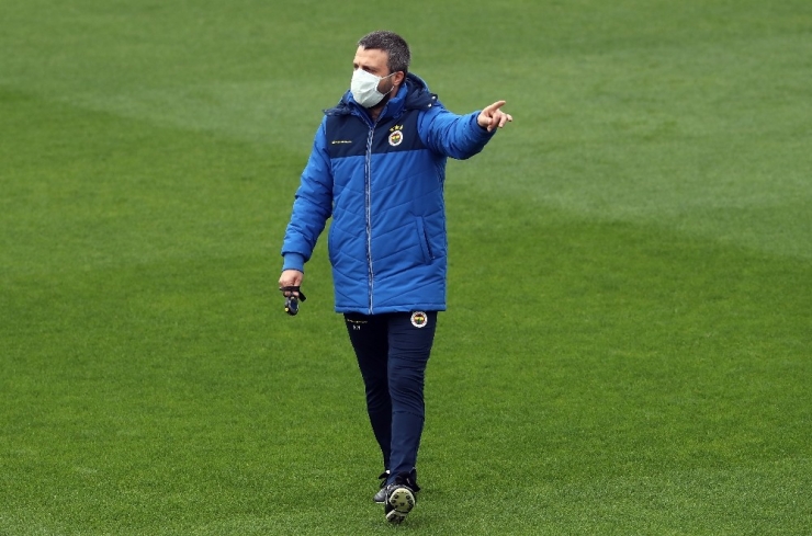 Fenerbahçe Gruplar Halinde Çalışmalarını Sürdürdü