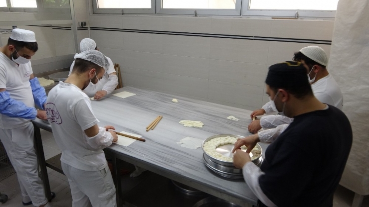 Koronanın Vurduğu Baklavacılarda Normalleşme Sevinci