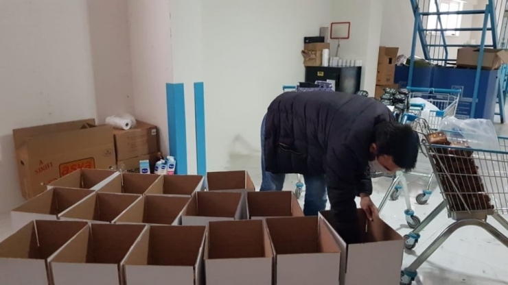 İstanbul Genç Gazililer Derneği Gıda Kolilerini İhtiyaç Sahiplerine Ulaştırdı