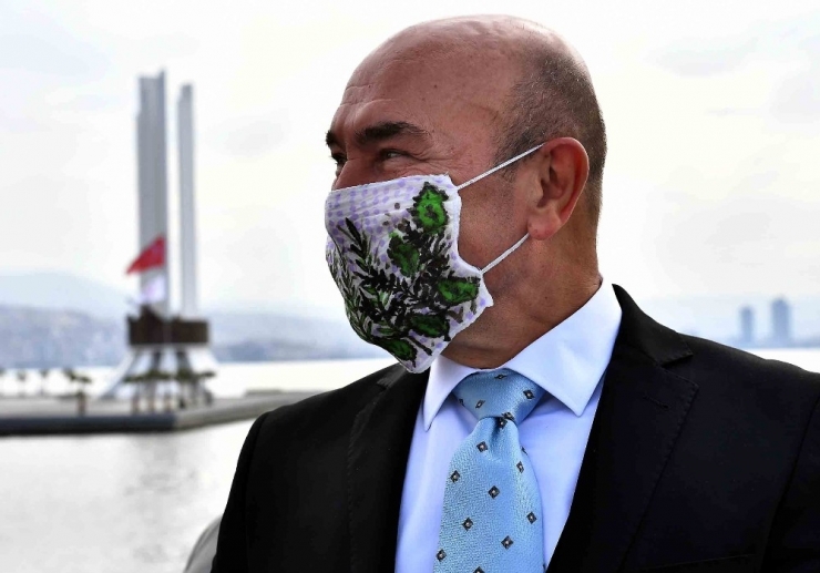 İzmir Büyükşehir Bir Günde 117 Bin Maske Dağıttı