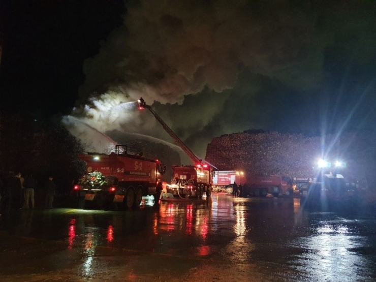 Kastamonu’da Entegre Fabrikasında Yangın