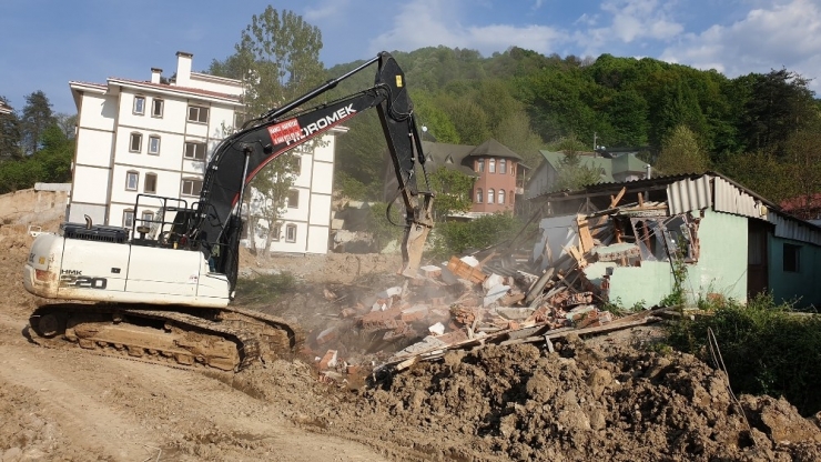 Kaynaşlı’da Merkez Camiye Yeni Şadırvan Yapılıyor