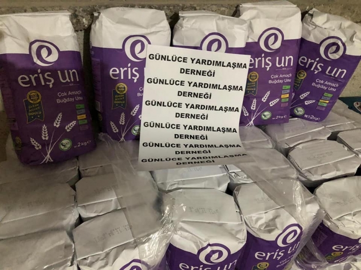 Köyde 75 Aileye Gıda Yardımı, 65 Aileye Hergün Yemek