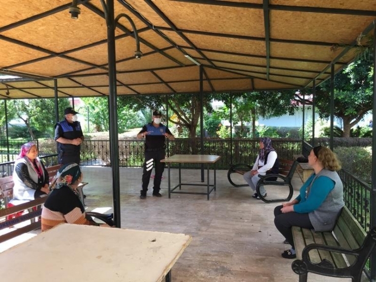 Mersin’de Polislerden Korona Virüs Bilgilendirmesi