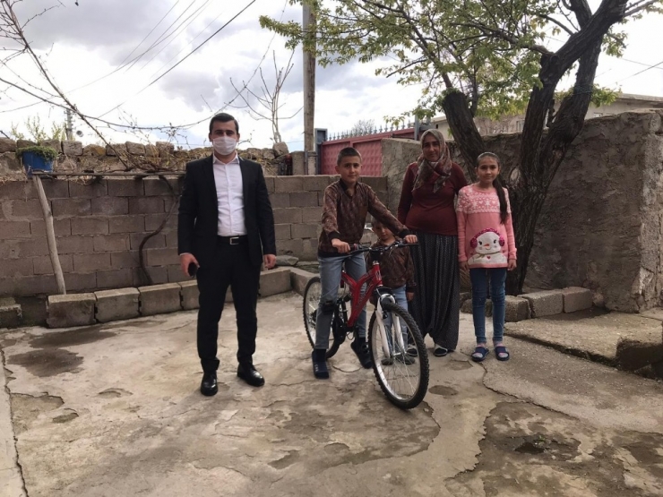 Duygu Dolu Mesaja Kaymakam Kayıtsız Kalmadı