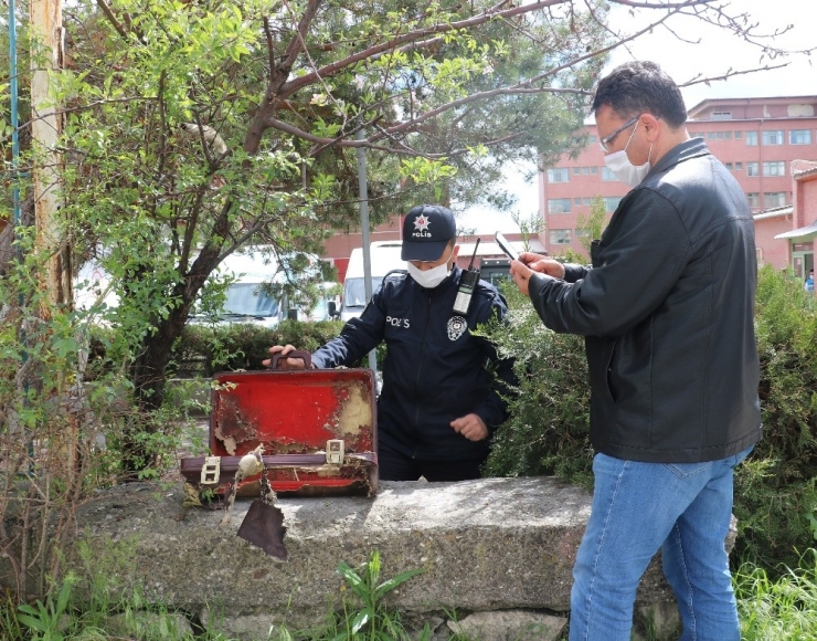 Hastane Bahçesinde Bond Çanta Alarmı