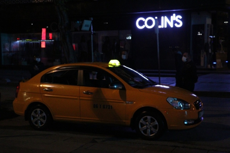 Taksilerdeki Tek Ve Çift Plaka Uygulaması Kalktı Taksiciler Durakları Doldurdu