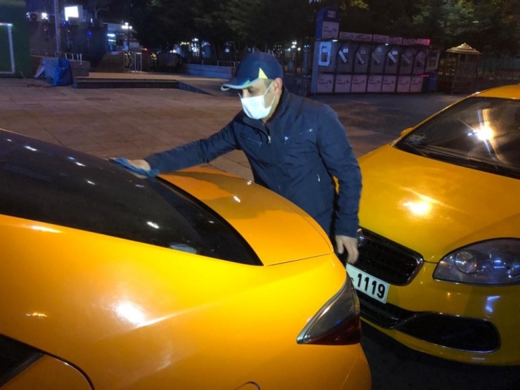 Taksilerdeki Tek Ve Çift Plaka Uygulaması Kalktı Taksiciler Durakları Doldurdu