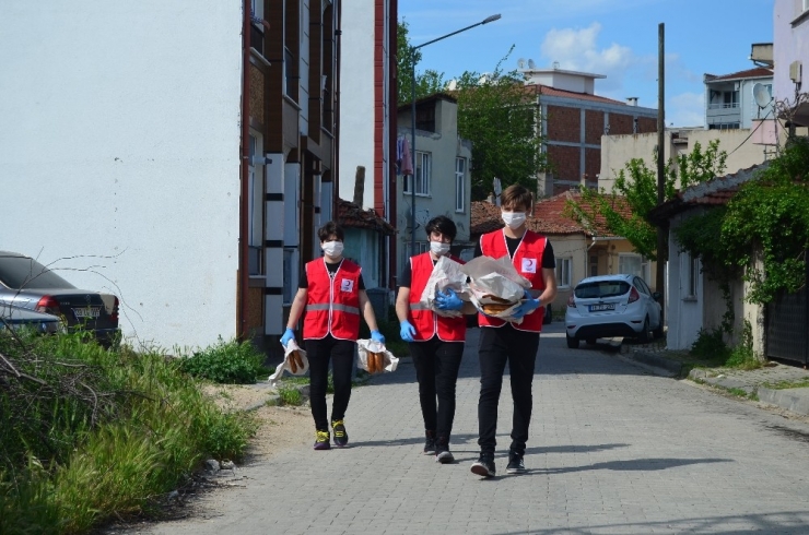 Kızılay’dan Evde Kalana Ramazan Pidesi