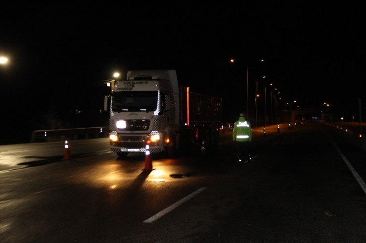 Erzurum’da Seyahat Kısıtlamasının Kaldırılmasının Ardından Kente Araç Giriş Ve Çıkışlarına İzin Veriliyor