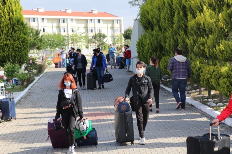 Karantinada Değil Tatildeymiş Gibi Hissettiler