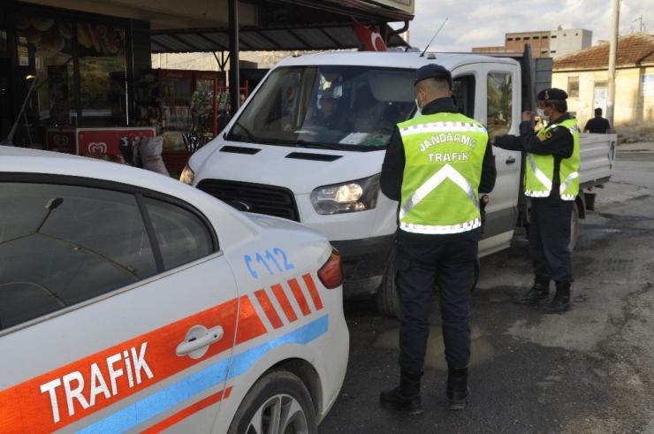 Jandarma Trafik Ekiplerinden "Trafik Haftası" Uygulaması
