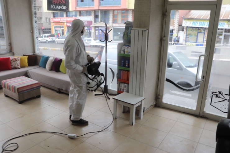 Ağrı’da Berber Ve Kuaförler Dezenfekte Edildi