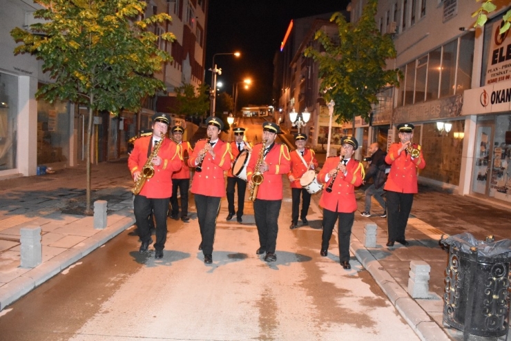 Amasya, 156 Yıldır Sahura Bando Şarkıları İle Uyanıyor