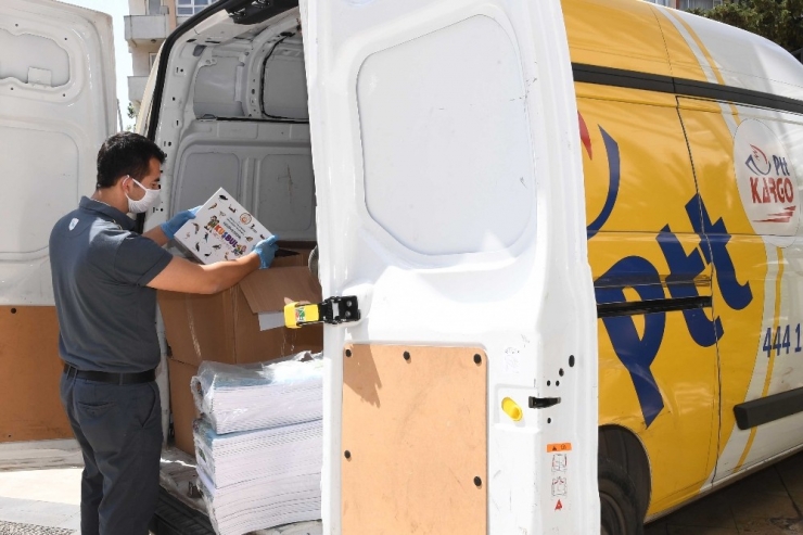 Kitap Okuyan 500 Çocuğun Hediyesi Kargoya Verildi