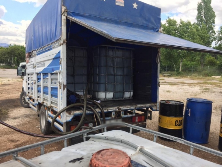 Antalya’da Kamyonette 3 Bin Litre Kaçak Akaryakıt Ele Geçirildi