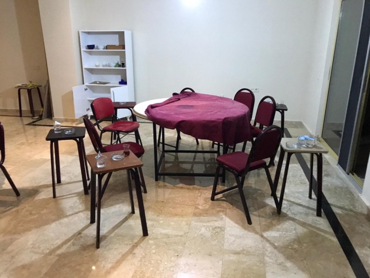 Alanya’da Kumarhaneye Çevrilmiş Lüks Villaya Baskın