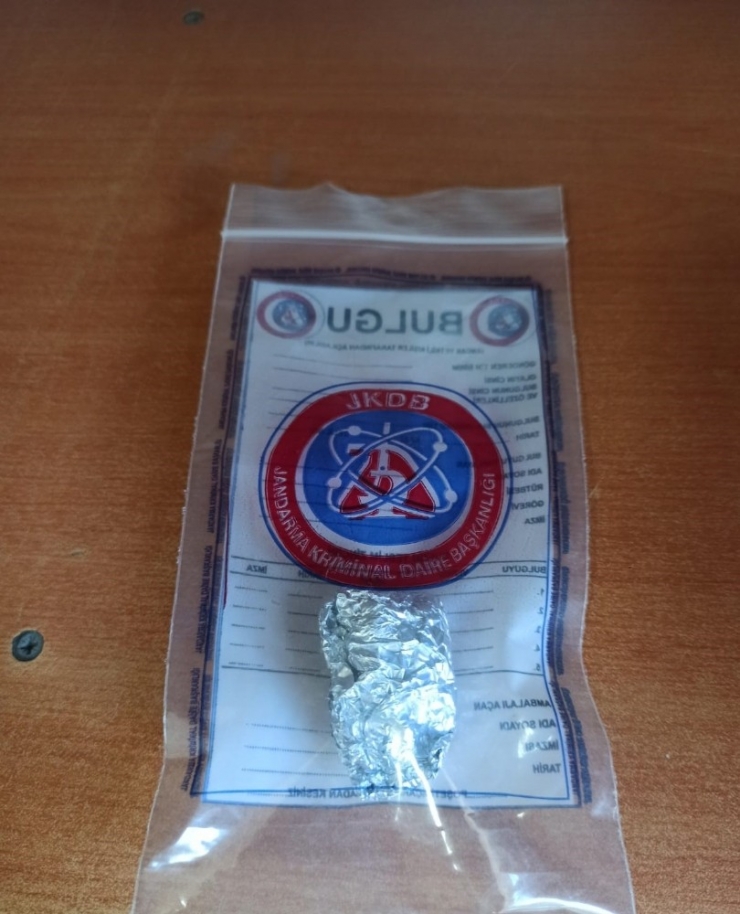 Jandarmanın Şüphelendiği Şahıstan Eroin Çıktı