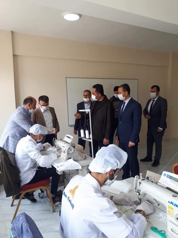 Güroymak’ta Maske Üretimi