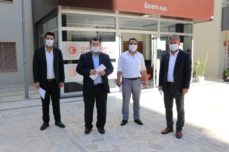 Pazarda Denetim Yapan Memurlar Darp Edildi