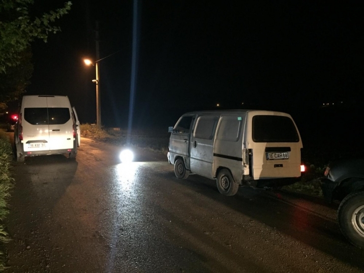 Odun Hırsızları Aracı Bırakıp Kaçtı