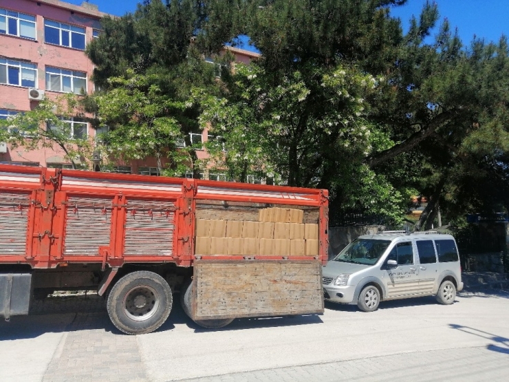 Hayırsever İş Adamından 500 Kolilik Erzak Yardımı