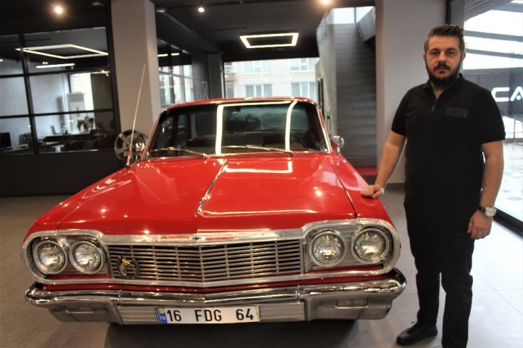 Dedesinin Otomobilini 45 Yıl Sonra Bulup Satın Aldı