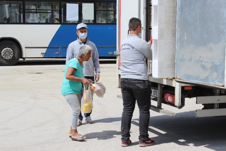Derme Çatma Bir Barakada Yaşayan Kadına Altındağ Belediyesi Umut Oldu