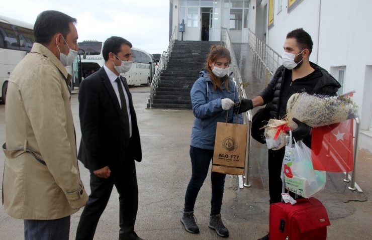 Erzincan’da 14 Gün Karantinada Kalan Gurbetçiler Uğurlandı