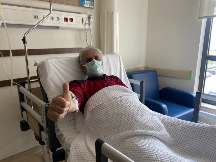 Korona Virüs Hastası ’Kök Hücre’ İle İyileşti