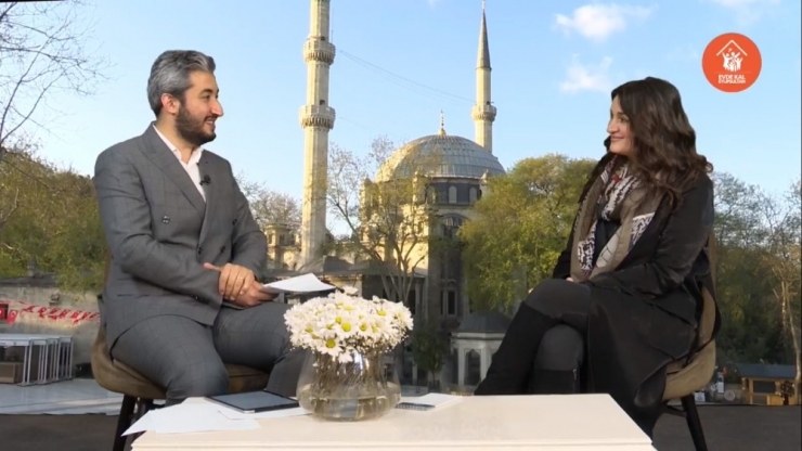 Eyüpsultan’da Sosyal Medya Yayınlarının Konuğu Anjelika Akbar Oldu