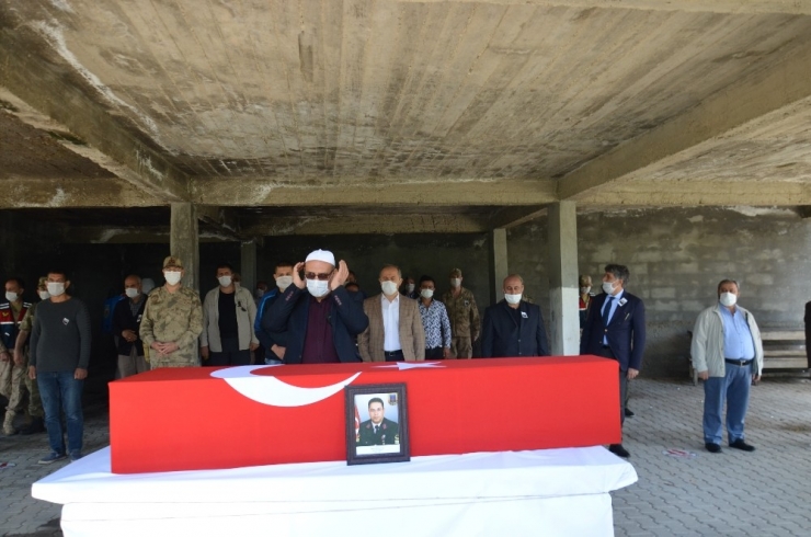 Kalp Krizinden Hayatını Kaybeden Uzman Çavuş Toprağa Verildi