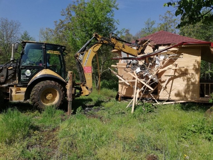 Kaçak Yapılar Bir Bir Ortadan Kaldırılıyor