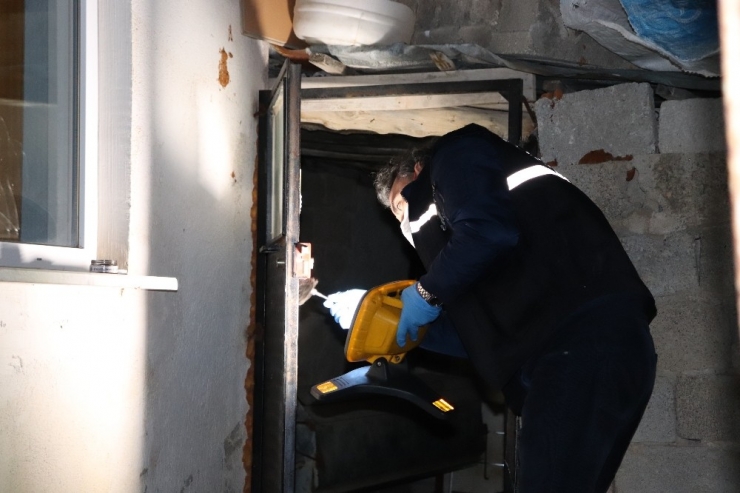 Karaman’da, Hırsızlar Girdikleri Ağıldan 4 Kuzuyu Çaldı