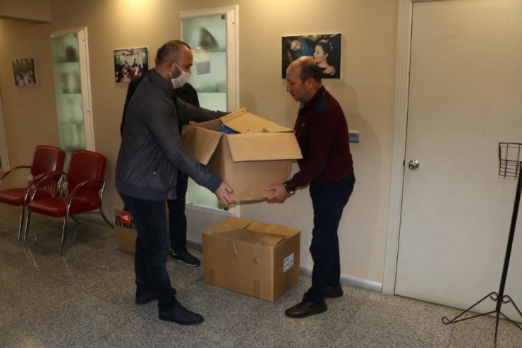 Kartal Belediyesinden Kuaför Ve Berberlere Maske İle Dezenfekte Desteği